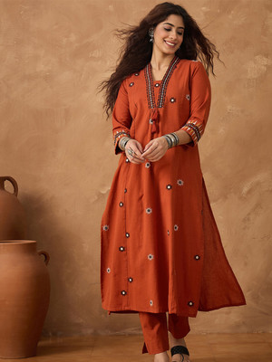 Varanga Women Kurta Pant Set