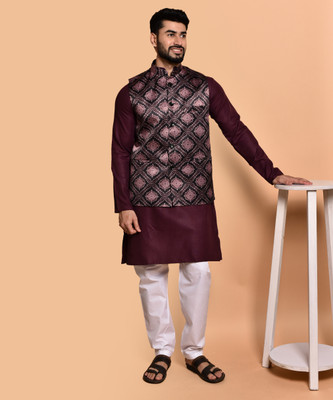 Svatantra Men Kurta Pyjama Ethnic Jacket Set