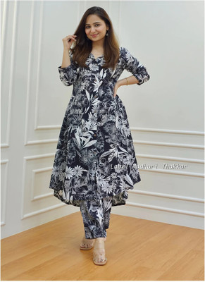 RIYANSHI CREATION Women Kurta Pant Set