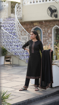 Jaipuri Bunaai Women Kurti Pant Dupatta Set