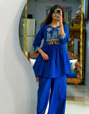 Deal Shpere Women Kurti Pant Set
