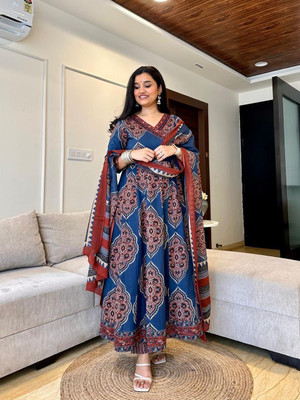 FIRSTFAB FASHION Women Kurti Pant Dupatta Set