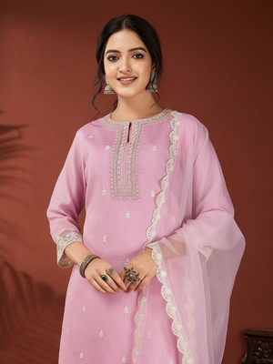 AVANSHEE Women Kurta Pant Dupatta Set