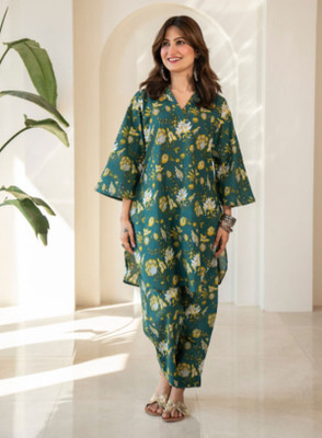 VRVastra Women Kurti Pant Set