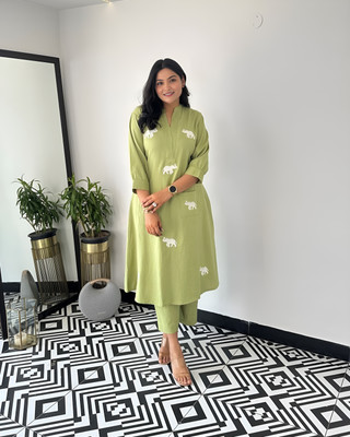LOOKMARK Women Kurta Pant Set