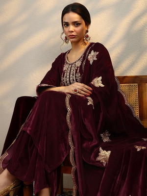 LIBAS Women Kurta Pant Dupatta Set