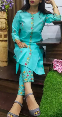 Spear Inside World Women Kurta Pant Set