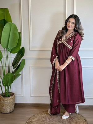 Love Of Fashion Women Kurta Pant Dupatta Set