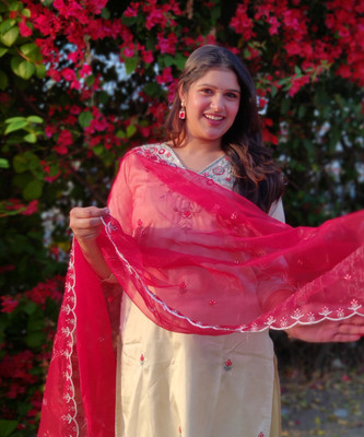 VredeVogel Women Kurta Pant Dupatta Set