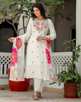 Skylee Women Kurta Pant Dupatta Set