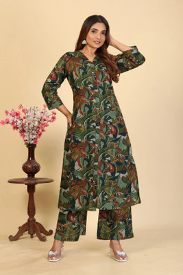 Larqi Women Kurta Pant Set