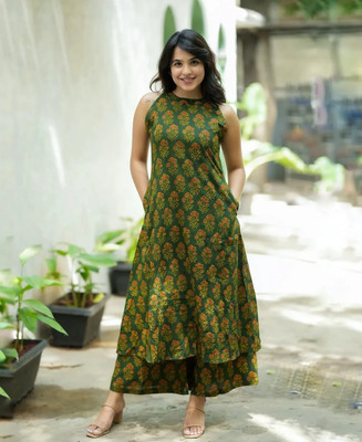 DesiRunway Women Kurta Palazzo Set