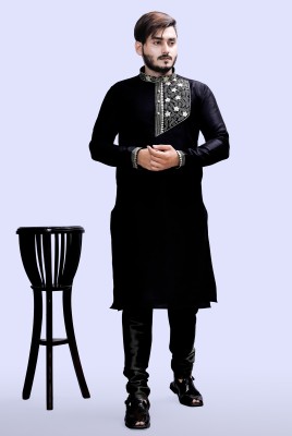 Tibra Collection Men Kurta Pyjama Set