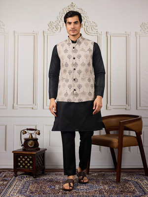 House of Pataudi Men Kurta Pant Ethnic Jacket Set