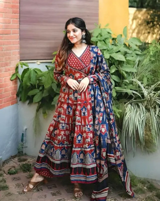 Vnyashri Women Ethnic Top Pant Dupatta Set