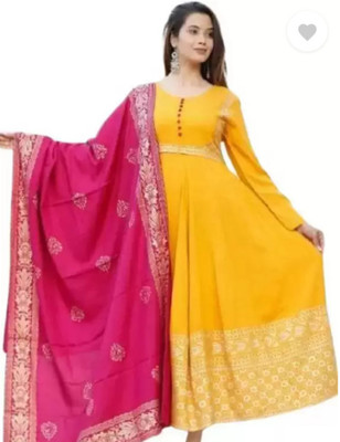 Priti Collection Women Kurta Dupatta Set