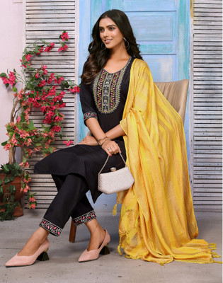 Skylee Women Kurta Pant Dupatta Set