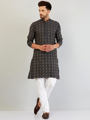 ARMAAN ETHNIC Men Kurta Pyjama Set