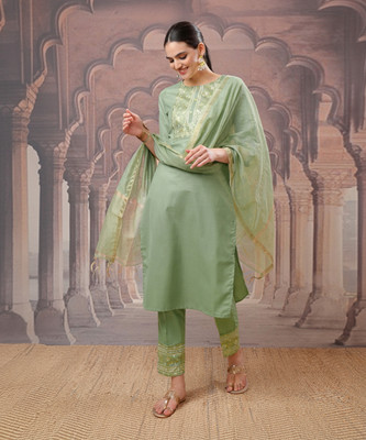 Vishudh Women Kurta Pant Set