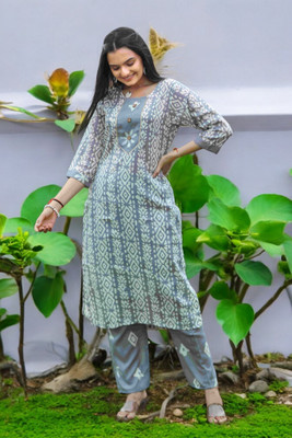 Gitaji Women Kurta Pant Set