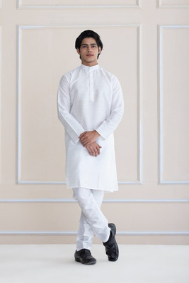 SHROBH Men Solid Straight Kurta(White)