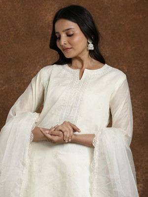 AVANSHEE Women Kurta Pant Dupatta Set