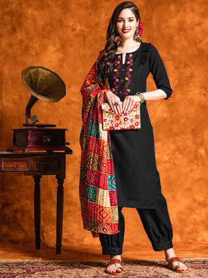 Youthnic Women Kurta Patiala Attached Dupatta Set