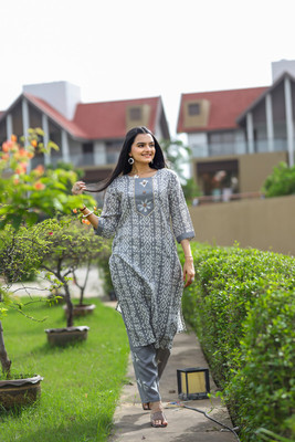 TINKUDI Women Kurta Pant Set