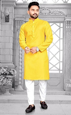 Shivgarmets Men Kurta Pyjama Set