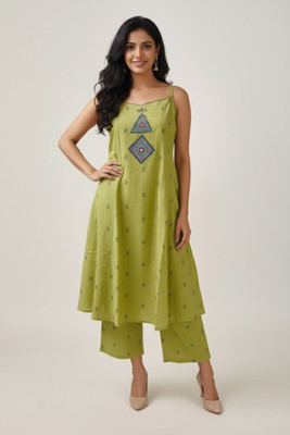 MEERABELLA Women Kurti Pant Set