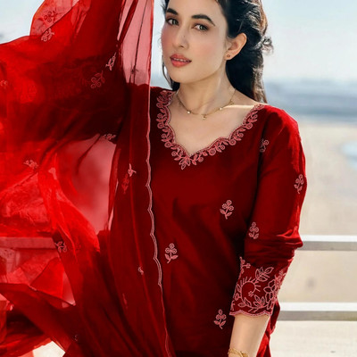 AARADHYAM Women Kurti Pant Dupatta Set