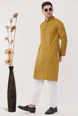 Zargnut Attire Men Kurta Pyjama Set