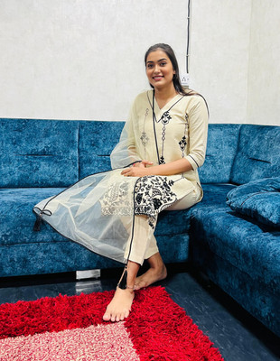Hiva Trendz Embroidered Kurta, Trouser/Pant & Dupatta Set