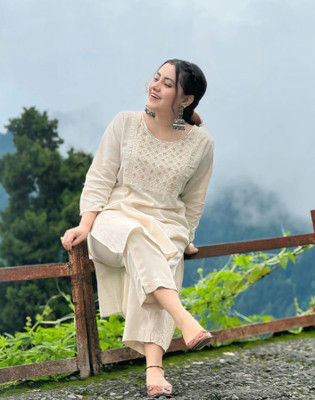 HUJUM Women Kurta Pant Set