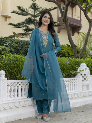 NAVLIK Women Kurti Pant Dupatta Set