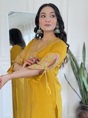 ANIRAV Women Kurti Pant Dupatta Set