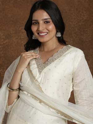 AVANSHEE Women Kurta Pant Dupatta Set