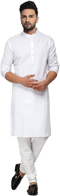 Aaryavar Men Kurta Pyjama Set