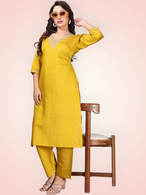 Shrivatsam Women Kurta Pyjama Set