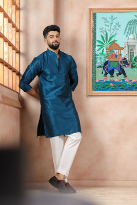 Koshin Men Kurta Pyjama Set
