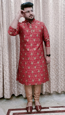 Larwa Men Kurta Churidar Set