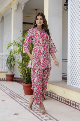 LOOKMARK Women Kurta Pant Set