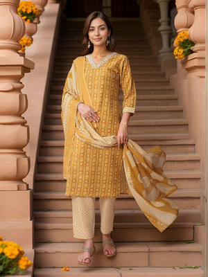 Banwaree Women Kurti Pant Dupatta Set