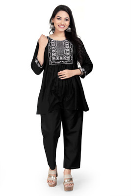 plus5 Women Kurta Pant Set