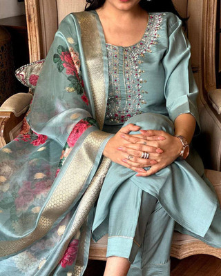 RUTSH FASHION Women Kurta Pant Dupatta Set