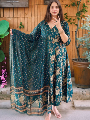 Tasrika Women Kurta Pant Dupatta Set