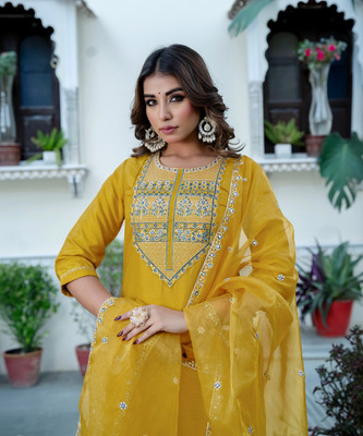 Skylee Women Kurta Pant Dupatta Set