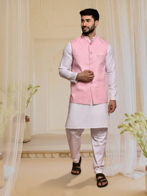 Svatantra Men Kurta Pyjama Ethnic Jacket Set