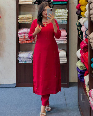 Divastri Women Kurta Pant Set