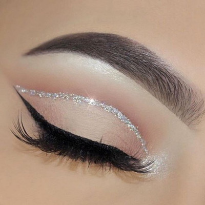 Latixmat SHINY SILVER EYELINER LONG LASTING 1.5 ml(SILVER)